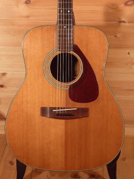 YAMAHA FG-200 '722.jpg